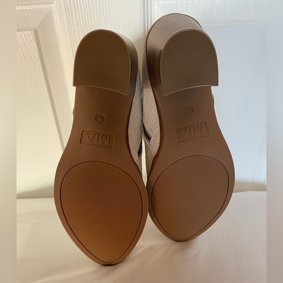 NWOB- Mia bootie - Picture 5 of 5